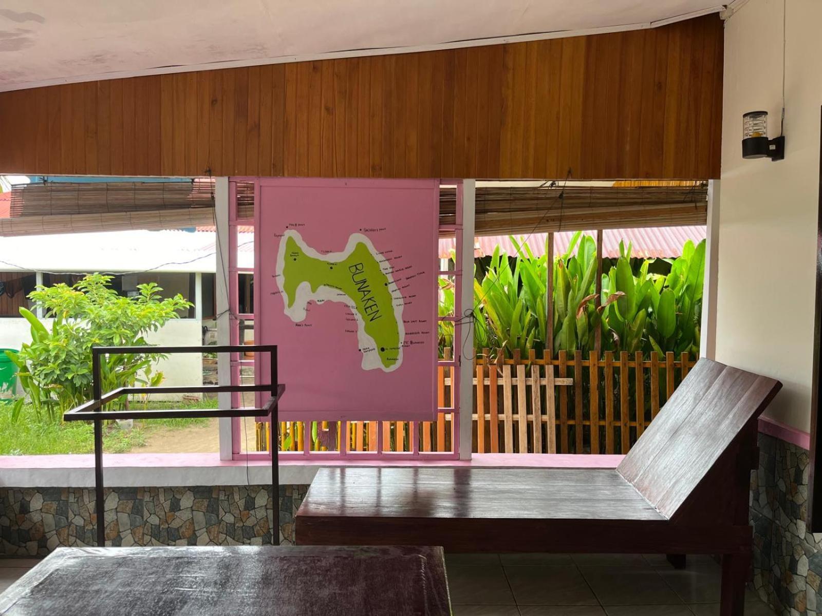 El Homestay Bunaken Exterior photo