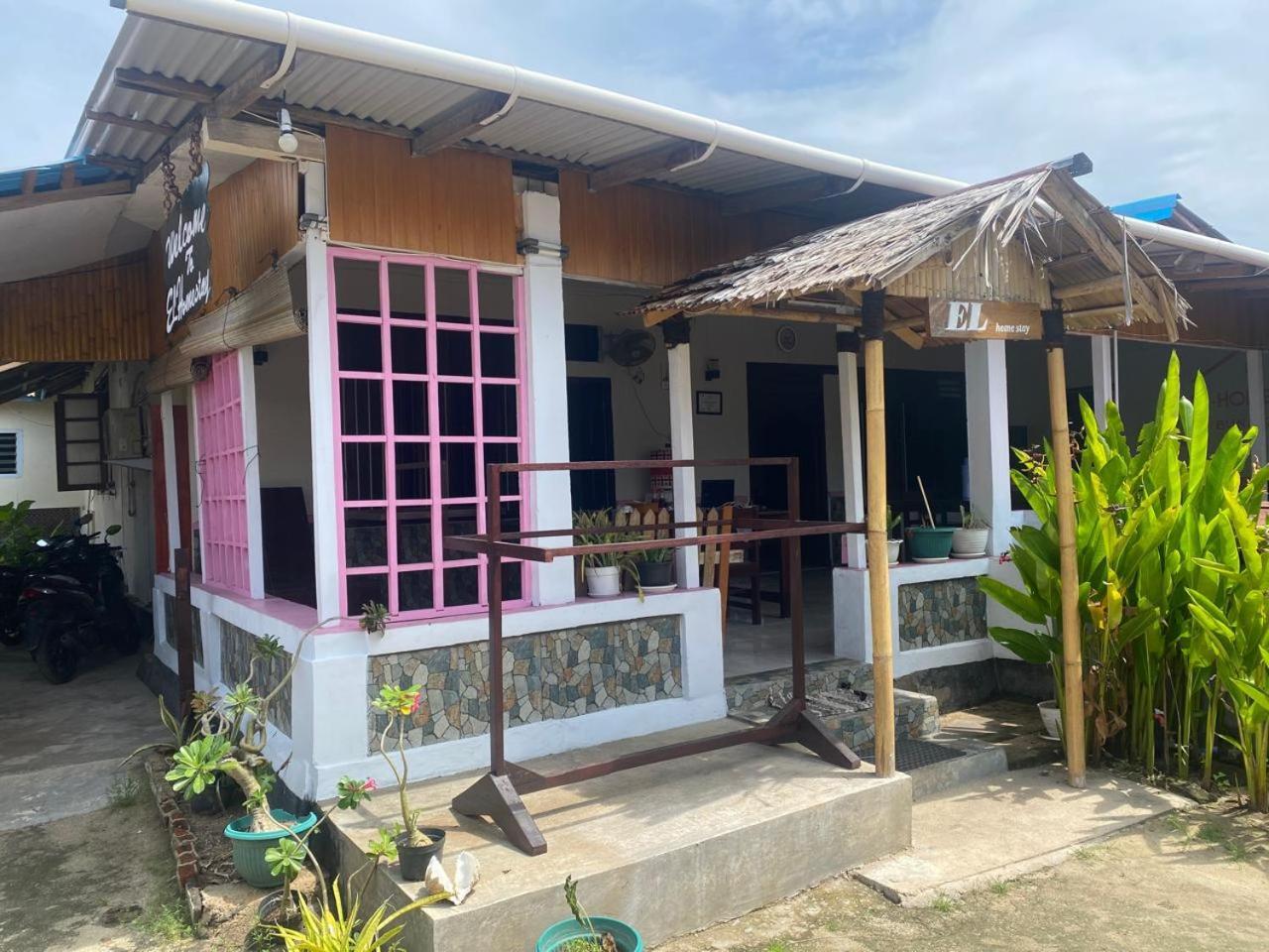 El Homestay Bunaken Exterior photo