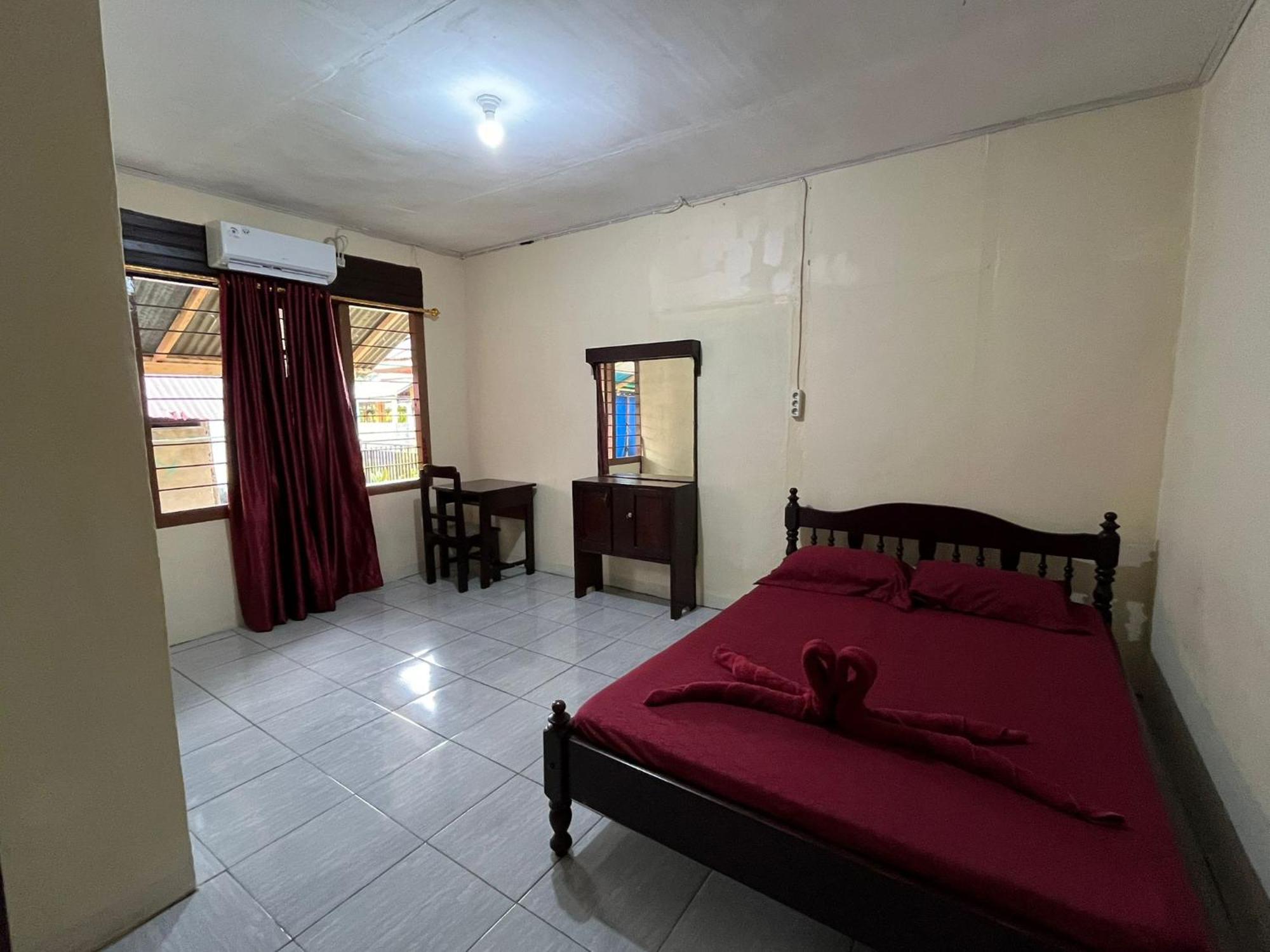El Homestay Bunaken Exterior photo