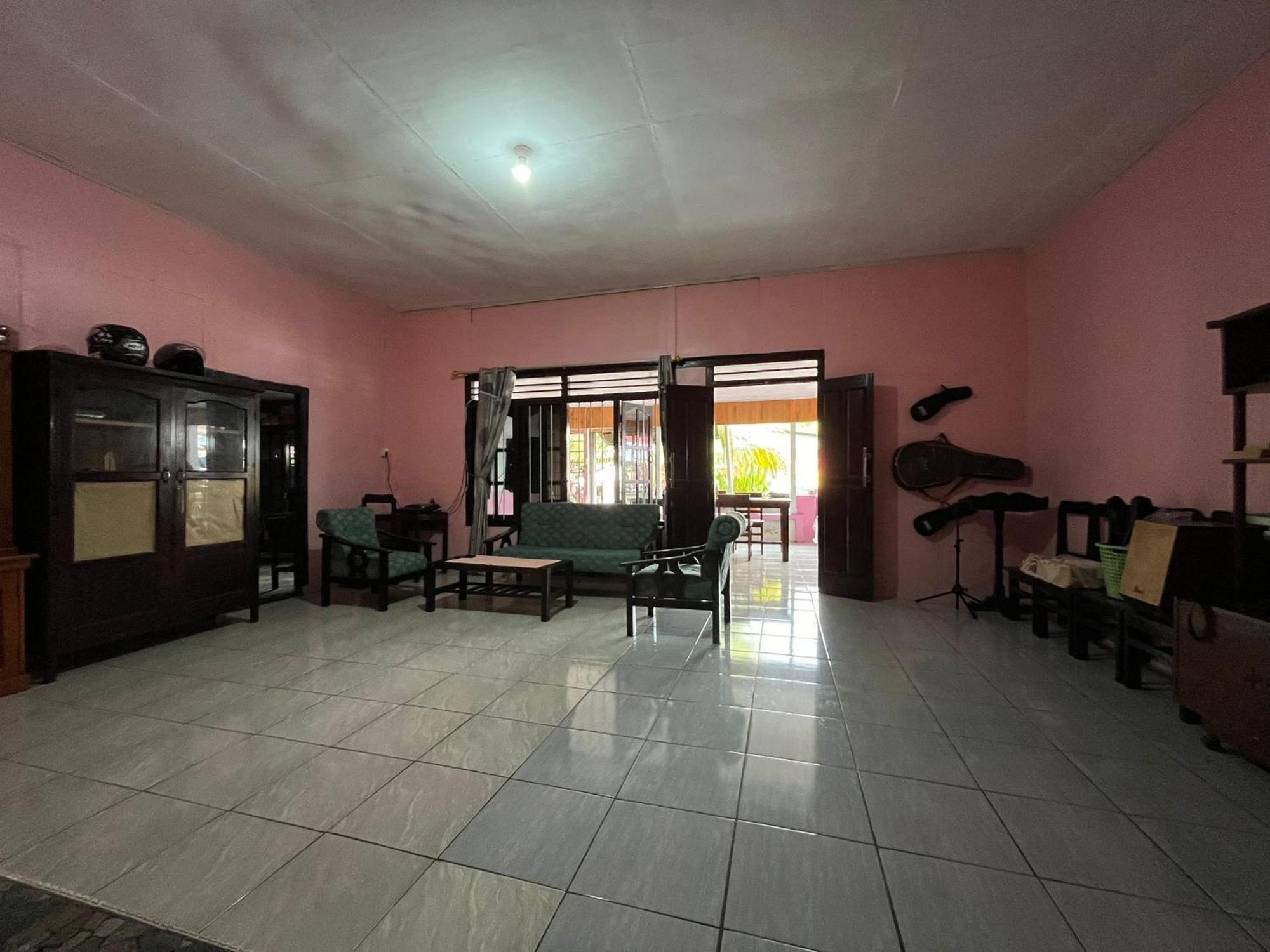 El Homestay Bunaken Exterior photo